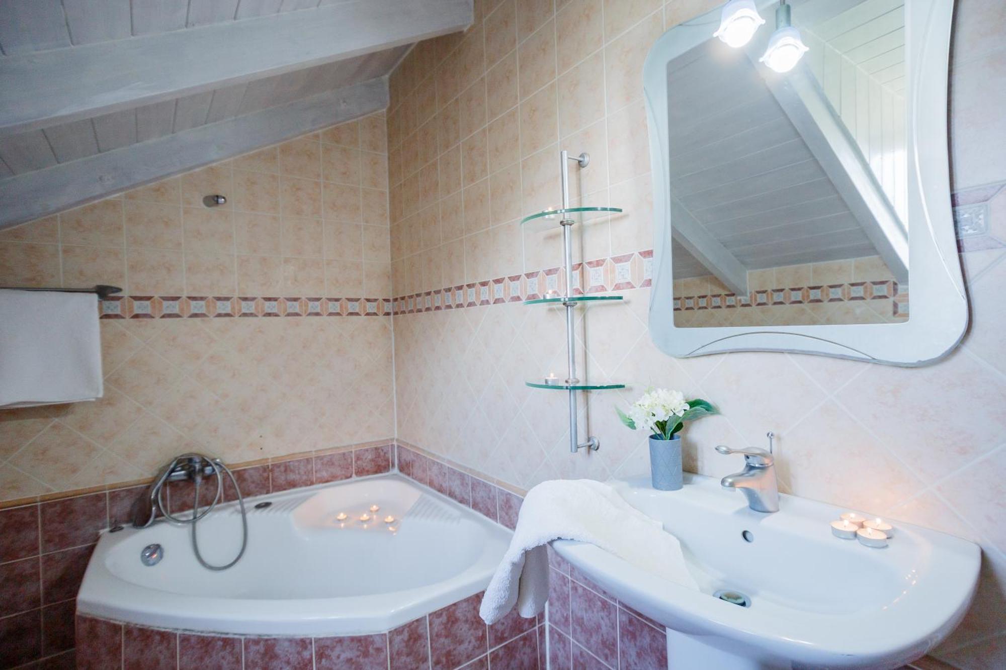Tonias Houses - Thea House And Vrachos Attic Appartment Аликанас Екстериор снимка